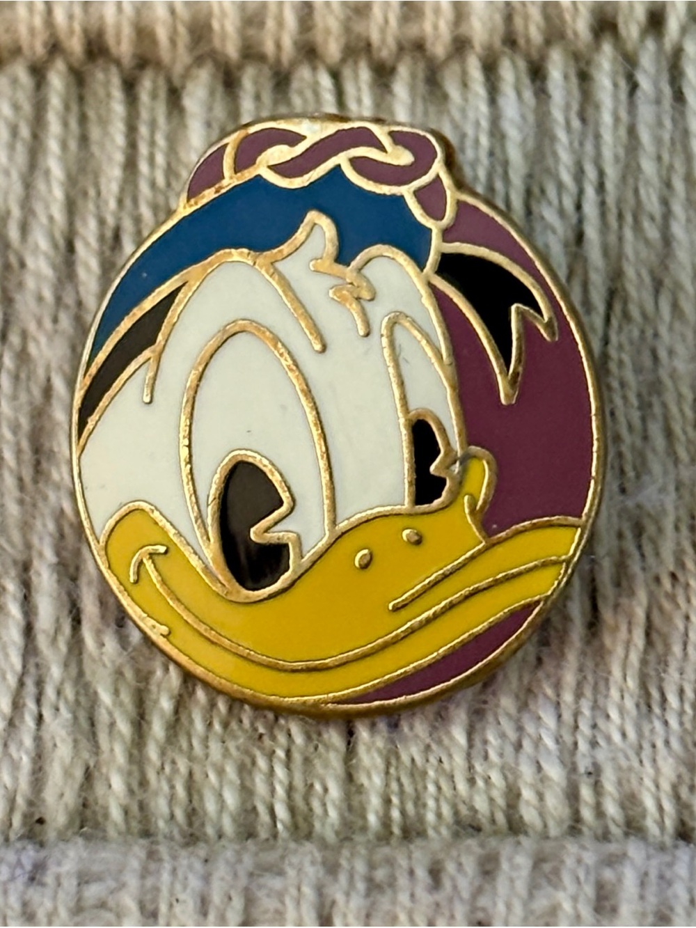 DISNEY 2000 Disney Cruise Line Donald Duck  Castaway Cay Mount Rustmore Mini Pin